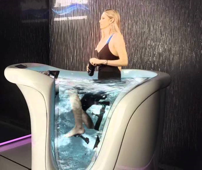 Водный велотренажер Fit Wet для занятий фитнесом дома.